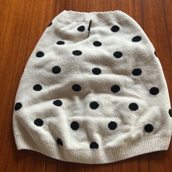 Gap polka dog sweater size M dog, not included lol 😂 behehe - Picture 4 of 7